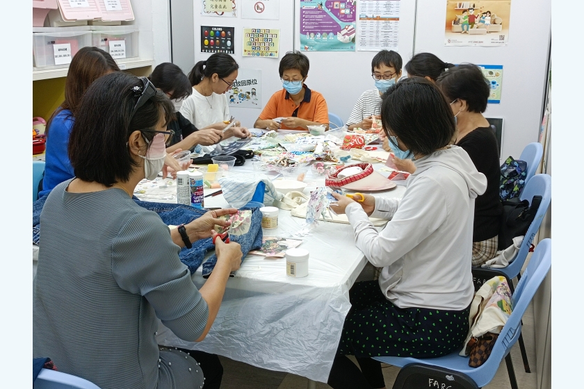 women mutual support